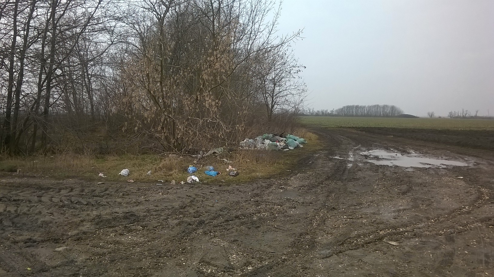 Tápióbicske-Pánd – Illegális hulladéklerakás